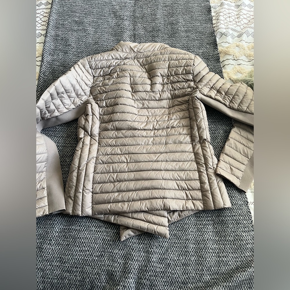 Michael Kors packable down jacket - Picture 4 of 7